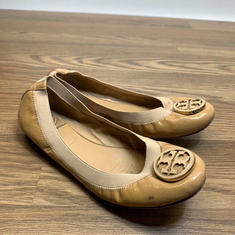 TORY‎ BURCH Women’s 7.5 Tan Caroline Patent Leather Ballet Flats Logo Medallion